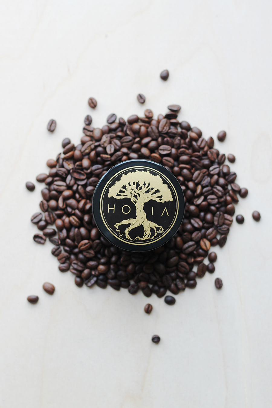 HOIA the body scrub of the coffee coin to help fight cellulite, cools, improves blood circulation, removes dead skin cells and makes the skin silky smooth.