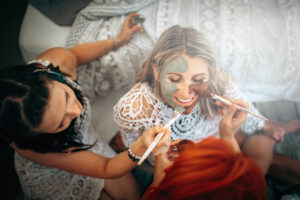 Naised HOIA homespa näomaskidega